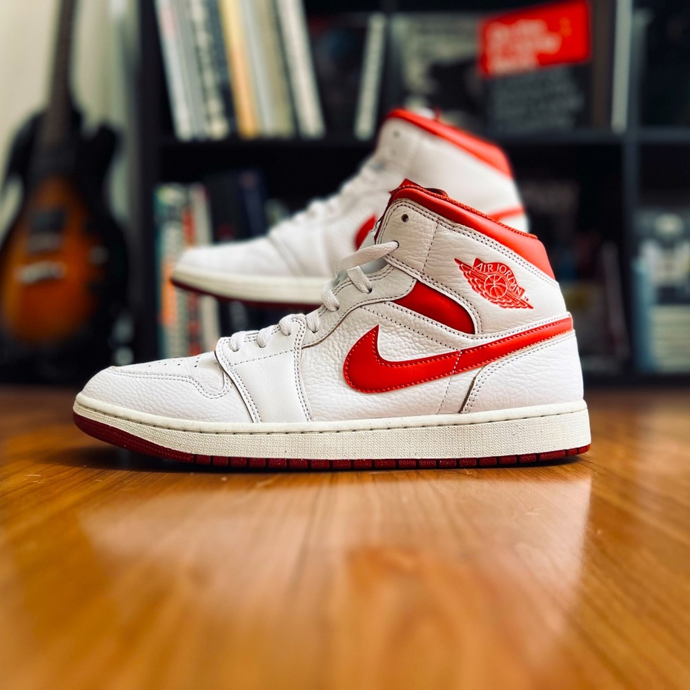 NIKE || AIR JORDAN RETRO 1 MID || SZ12